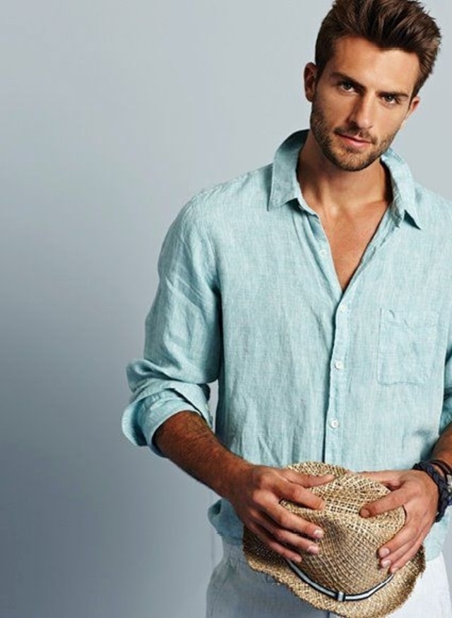 Nggak selalu formal, ini yang bisa lo lakuin dengan kemeja lo. Simak selengkapnya disini!